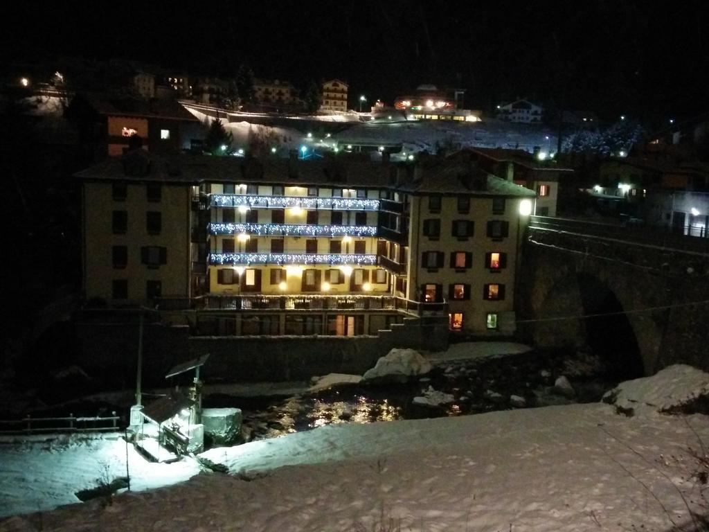 Hotel Tavernier Courmayeur Exterior photo
