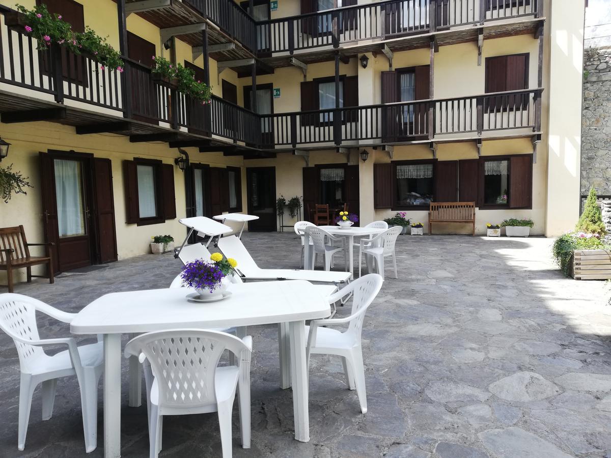 Hotel Tavernier Courmayeur Exterior photo